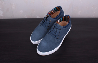 榮光鞋業(yè)鞋加盟連鎖火爆招商中，攜手共贏財富未來